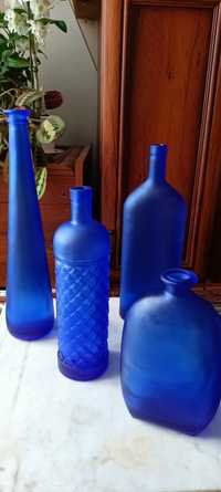Butelki dekoracyjne w kolorze kobaltowym - 4 sztuki.