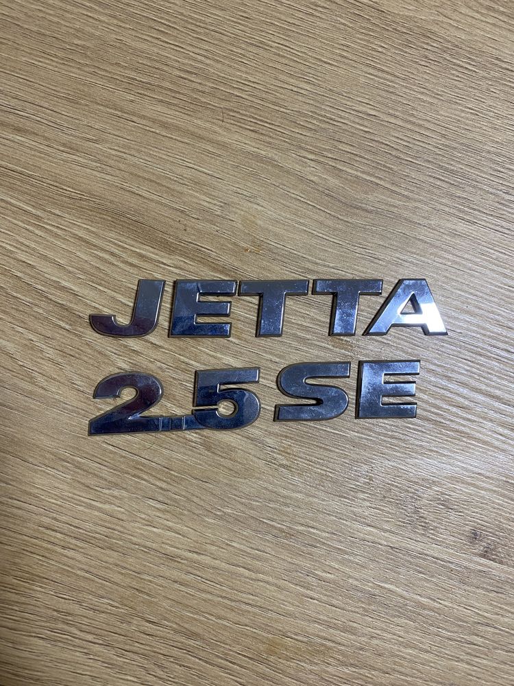 Надпис ємблема jetta 2.5 se