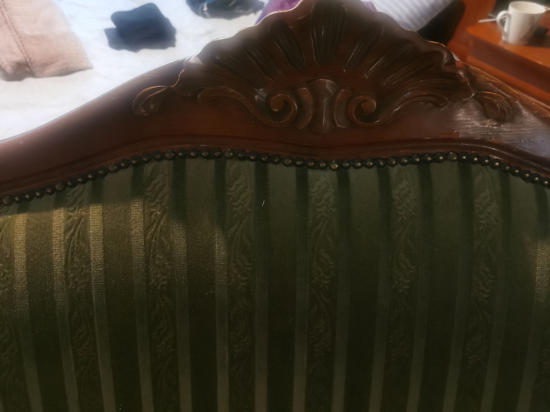 sofa w stylu ludwik