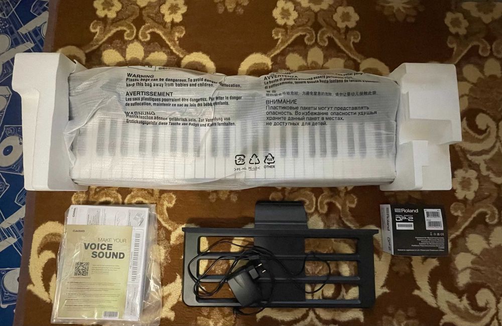 Casio CT-S300 + pedał Roland DP-2, stan idealny, 4 miesiące