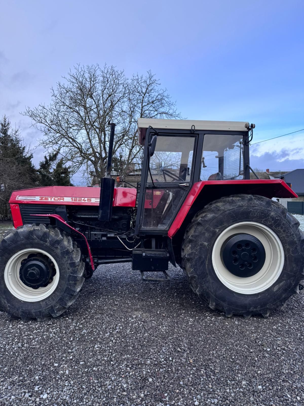 Ciagnik Zetor 12245