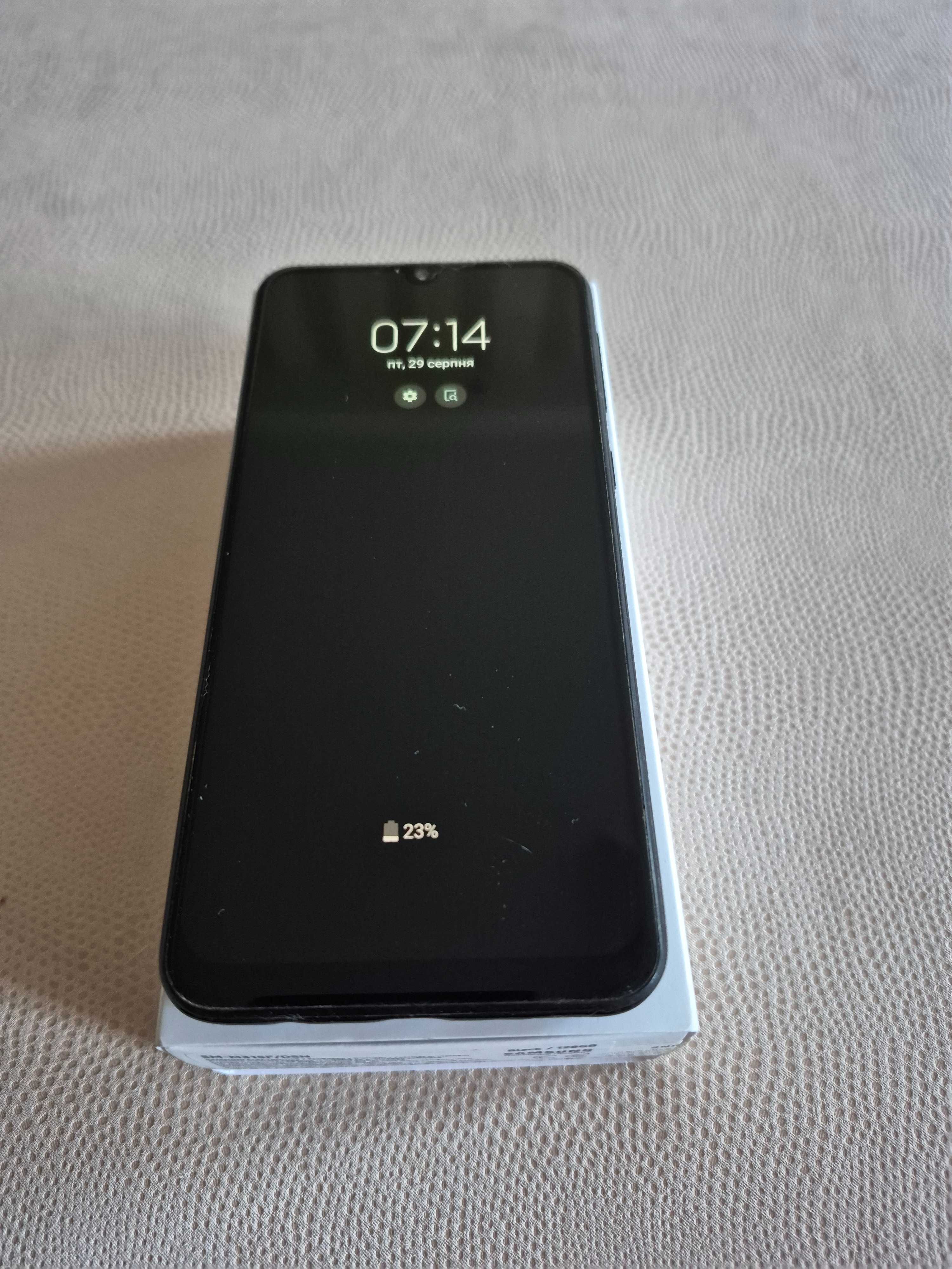 Samsung Galaxi M 31, дисплей 6,4 " Память 128, ОЗУ 6 ГБ