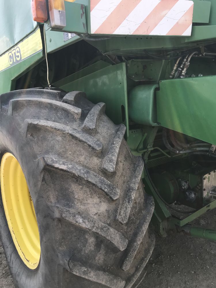 Комбайн зернозбиральний John Deere CTS