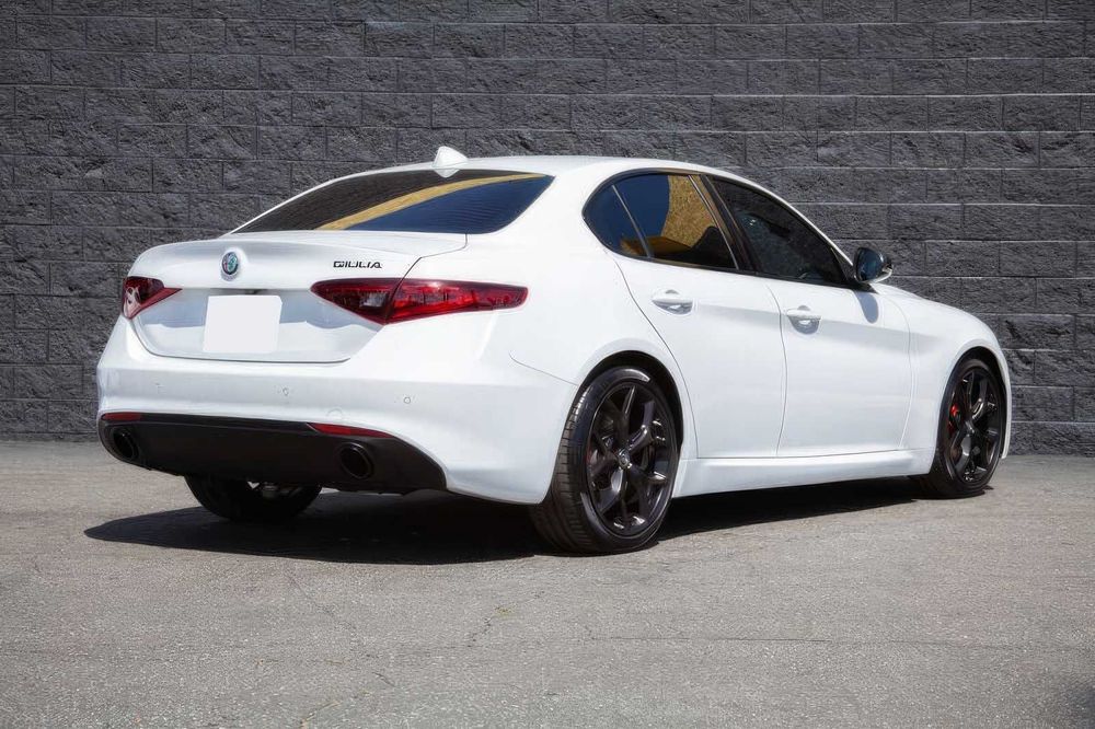 Alfa Romeo Giulia      2020