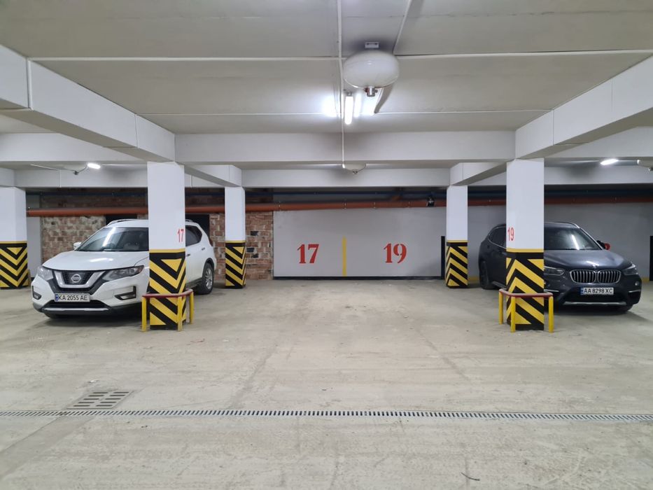 Продаж парковочного місця в закритому паркінгу