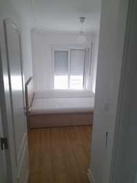 Quarto para arrendar em apartamento T3, Vila Nova de Xira