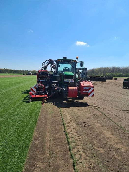 Kombajn do trawy w rolkach Brouwer Robomax JD