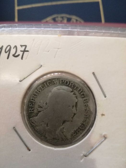 Vendo moedas portuguesas de 50 centavos.