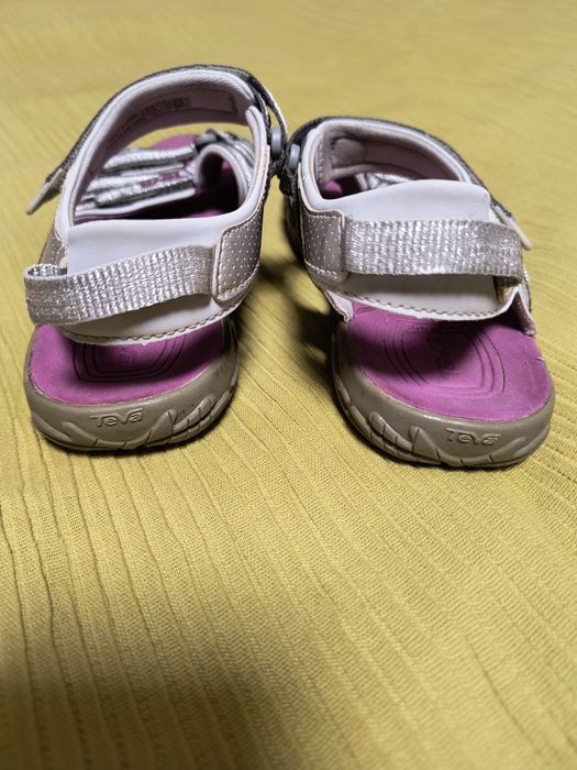 Босоніжки дитячі, розмір 35