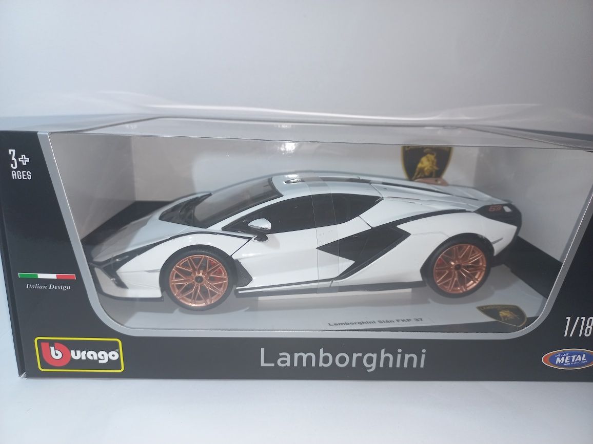 Bburago Lamborghini Sian FKP 37 biały, skala 1:18.