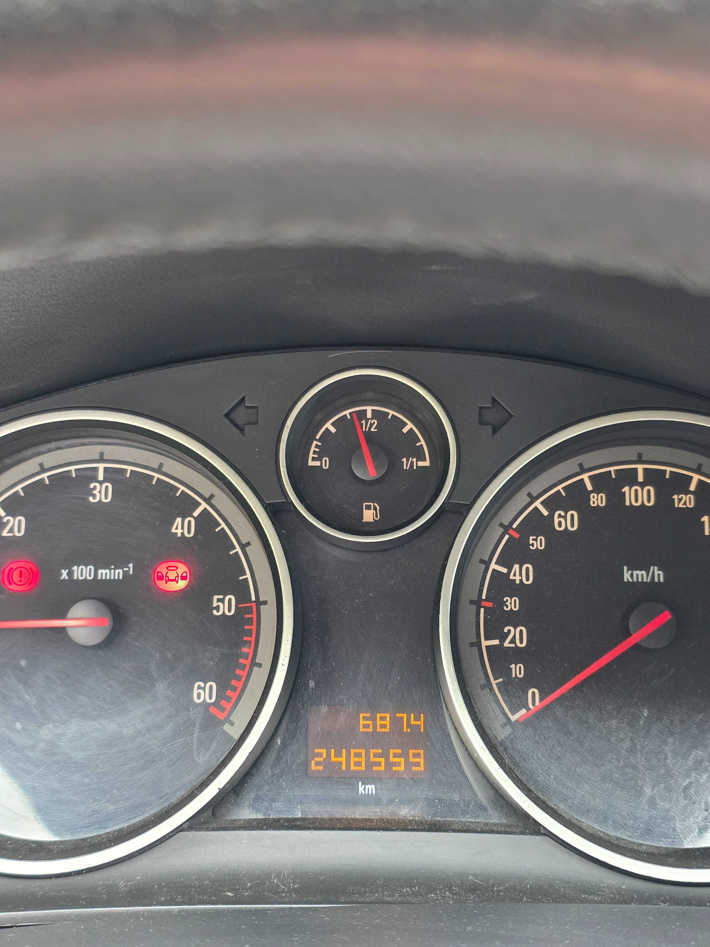 Opel Astra GTC Trzy drzwiowe