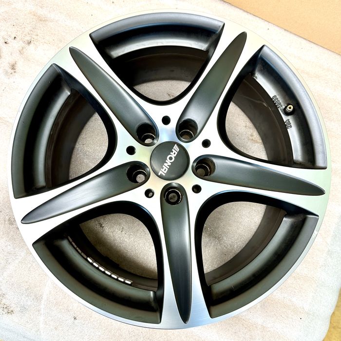 Ronal 18 cali 8,5J alufelgi Renault Nissan Dacia 5x114,3 ET38