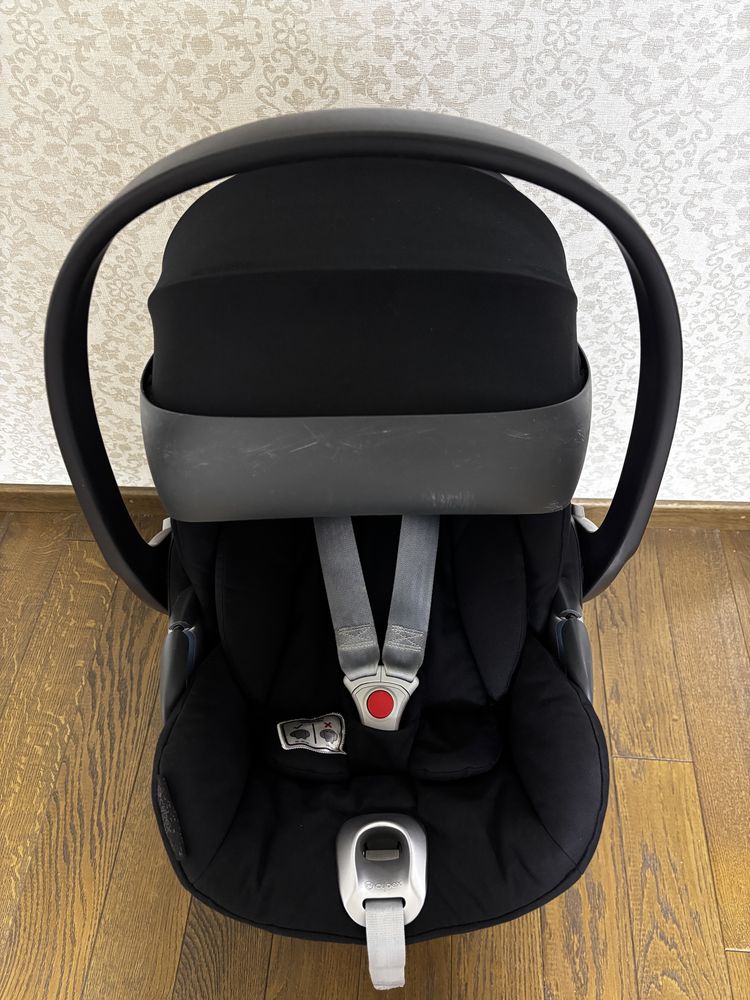Автокрісло Cybex Cloud Z і-Size Deep Black(чорне)