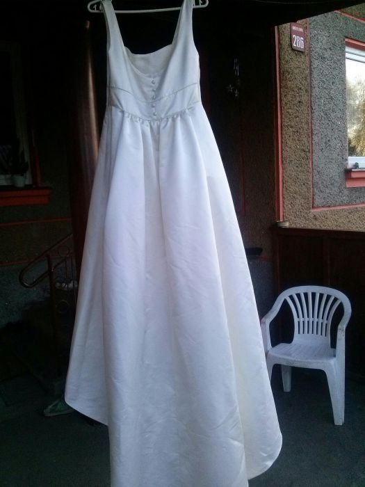 Suknia Ślubna z akrylu
