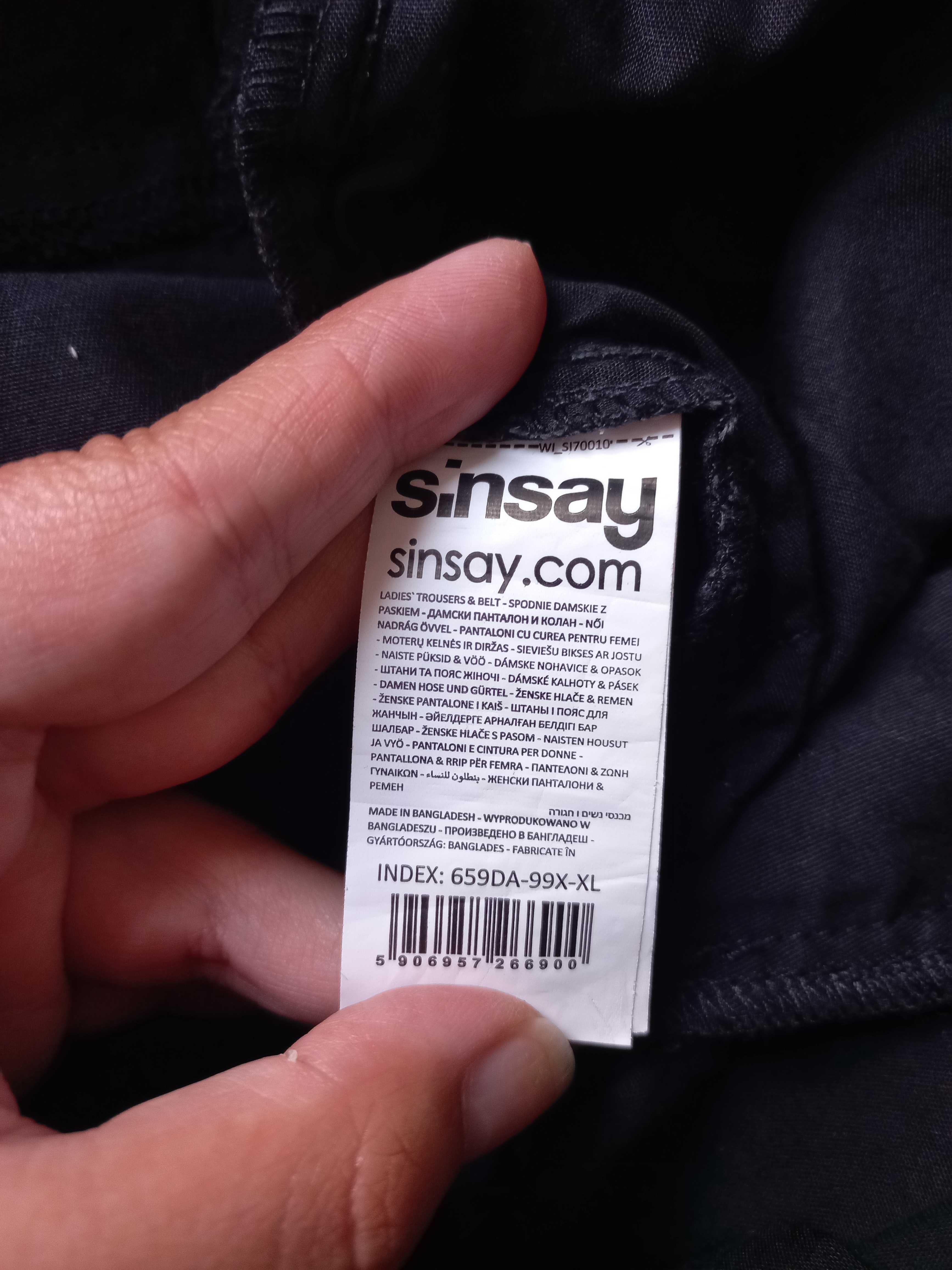 Czarne spodnie z paskiem Sinsay L/XL
