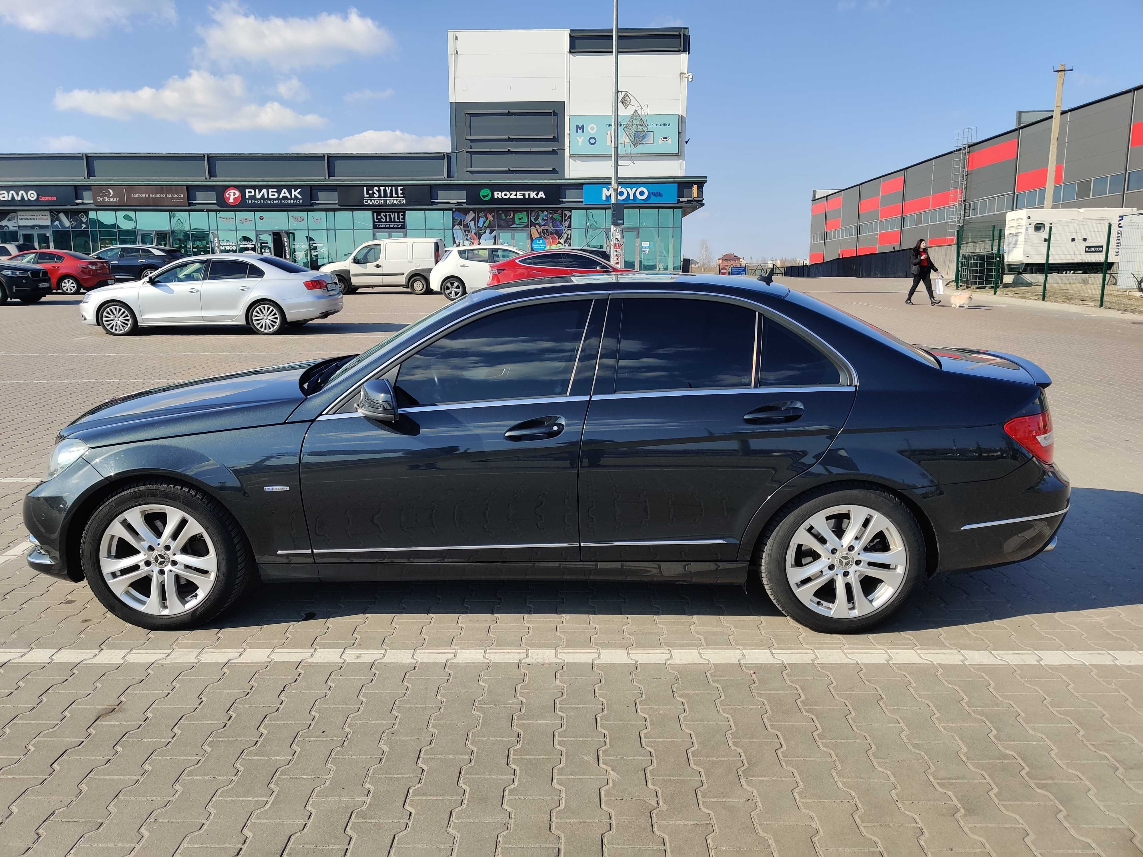 Mercedes-Benz C-Class 2011