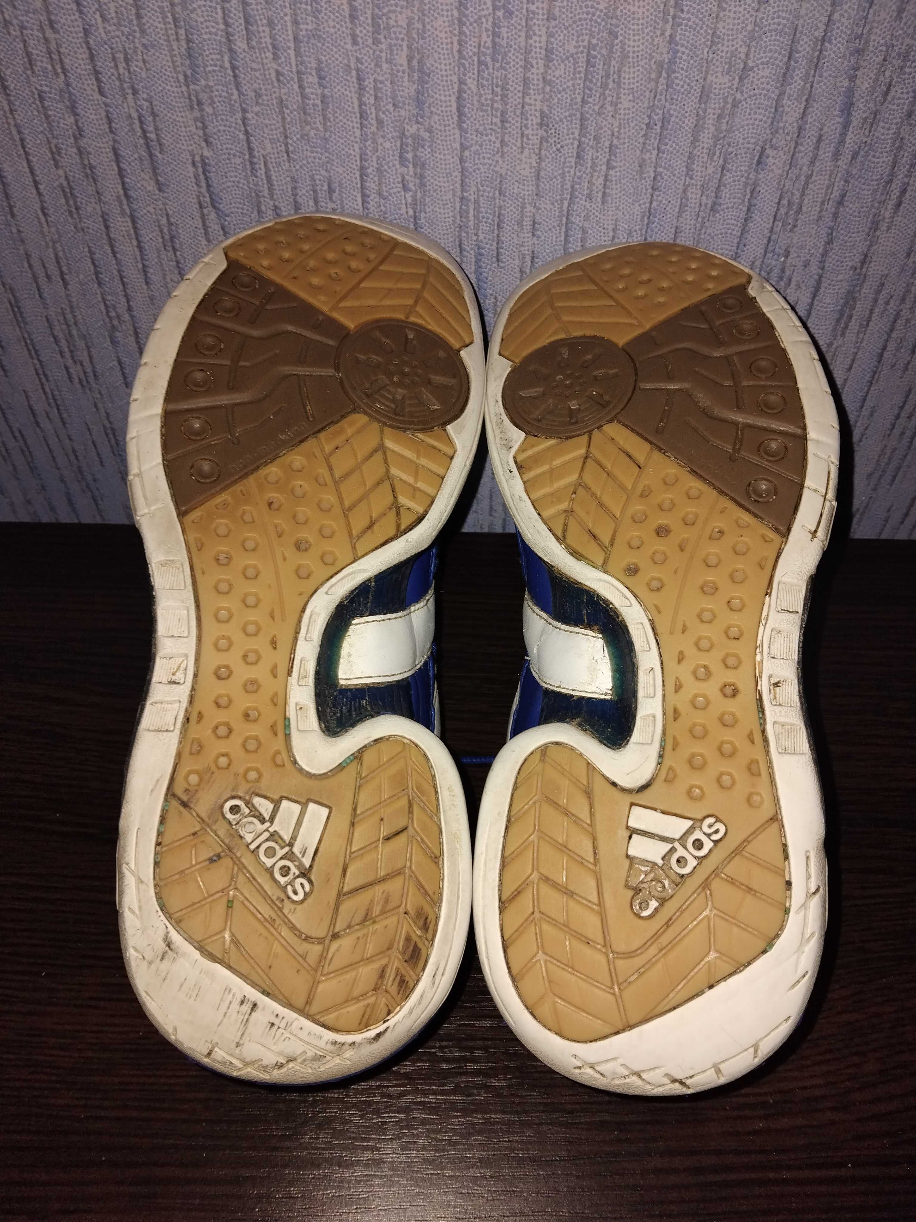 Кроссовки Adidas Stabil