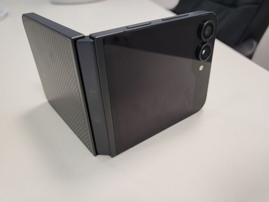 Samsung  Z Flip 6 256GB Preto Crafted Garantia