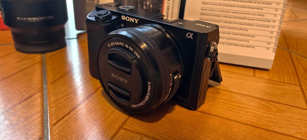 Camera DSLR Sony Alpha 6000 + SELP1650 + SEL90M28G + SEL1018 + MK-35mm