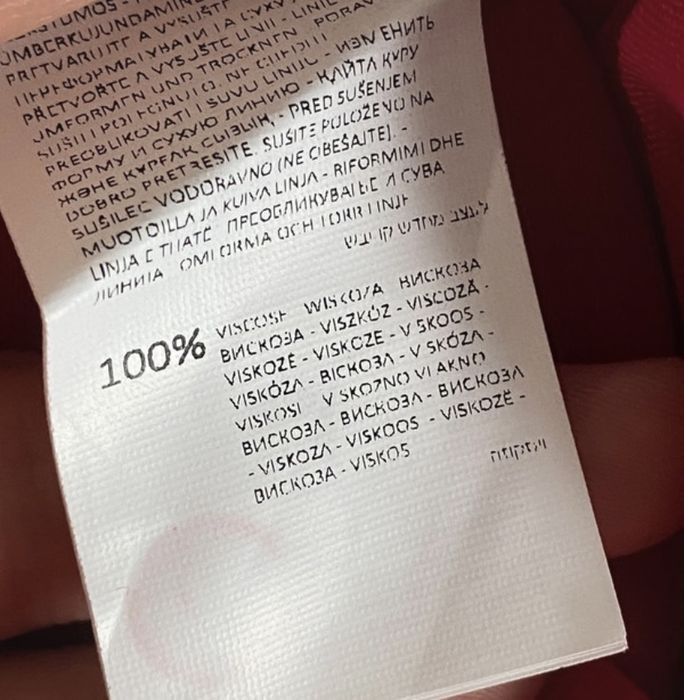 Różowa satynowa krótka sukienka mini koszulowa z marszczeniem święta