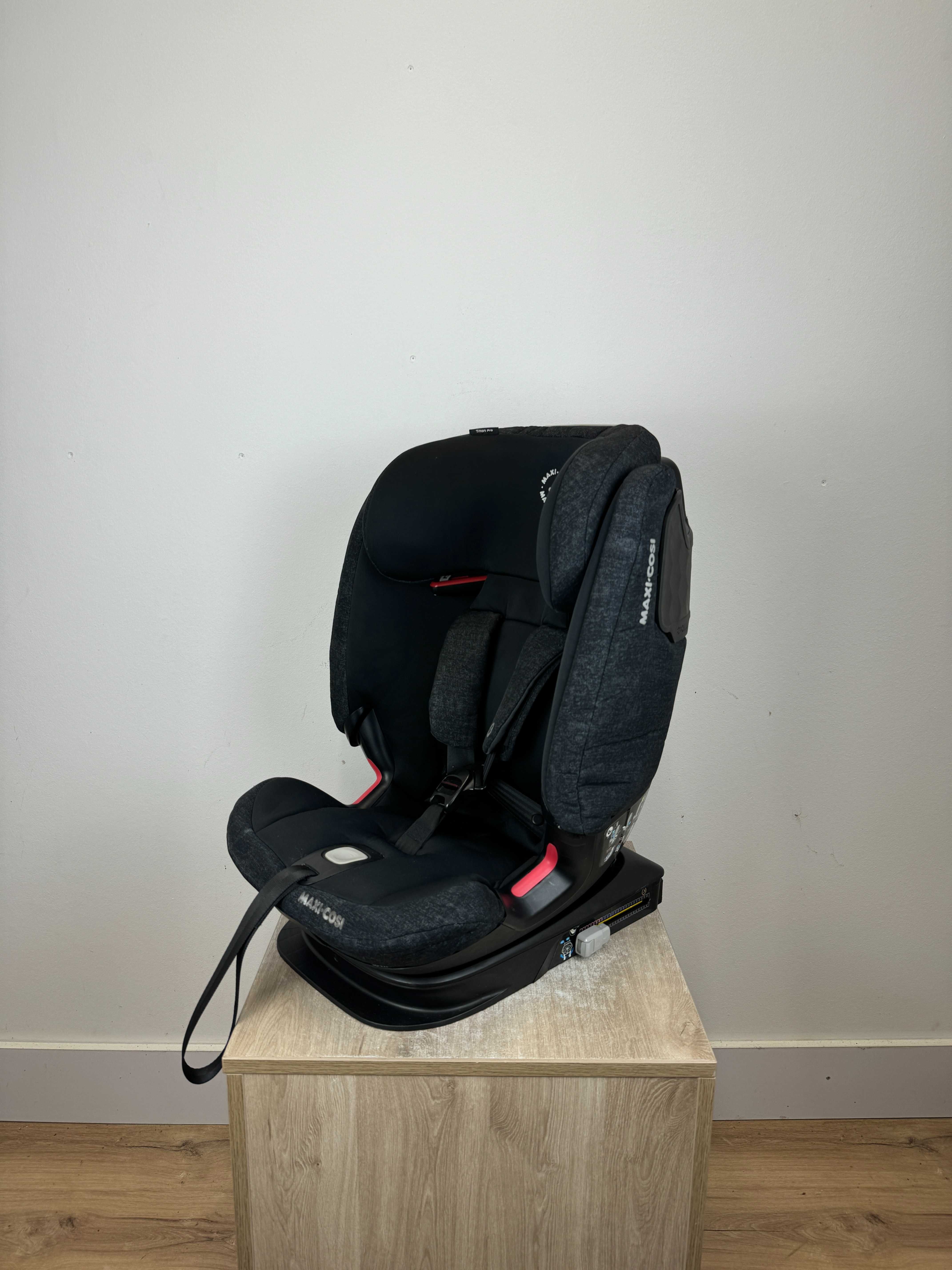 Fotelik samochodowy Maxi Cosi Titan Pro 9-36kg