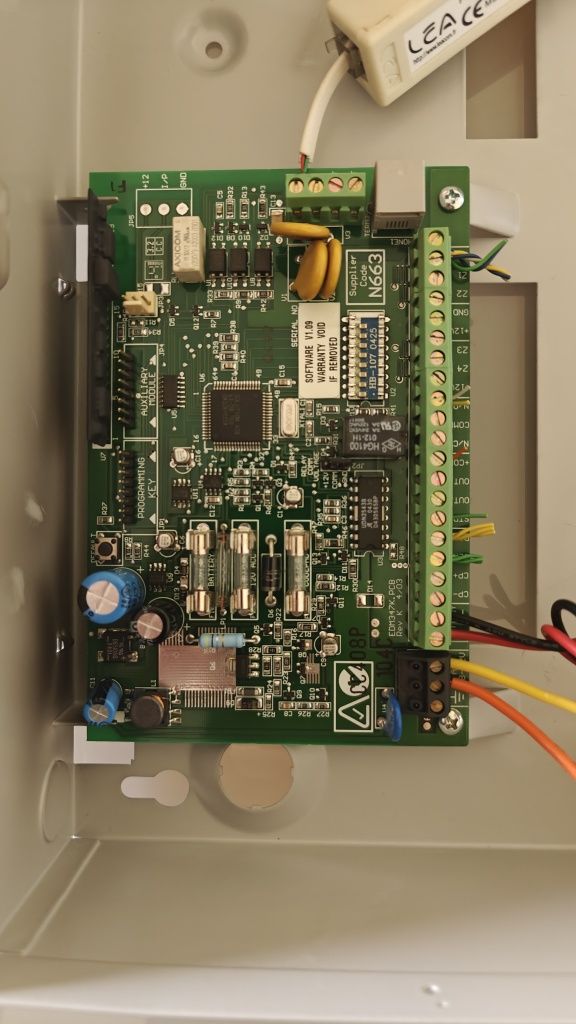 Alarme Bosch – Central + 3 Teclados de Comando