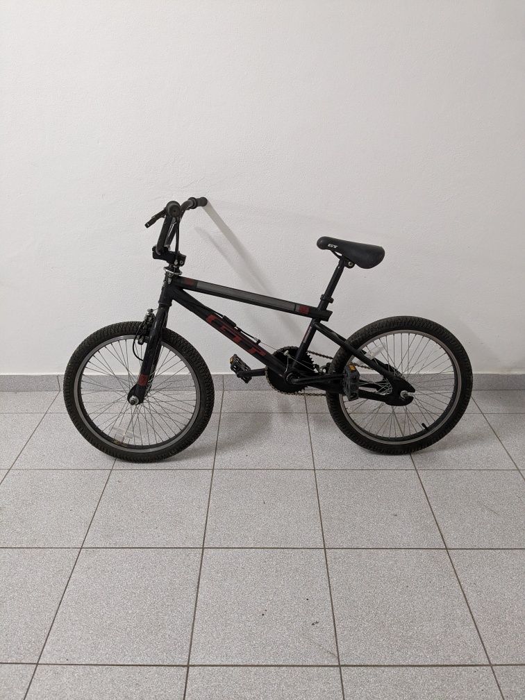 Bicicleta BMX GT