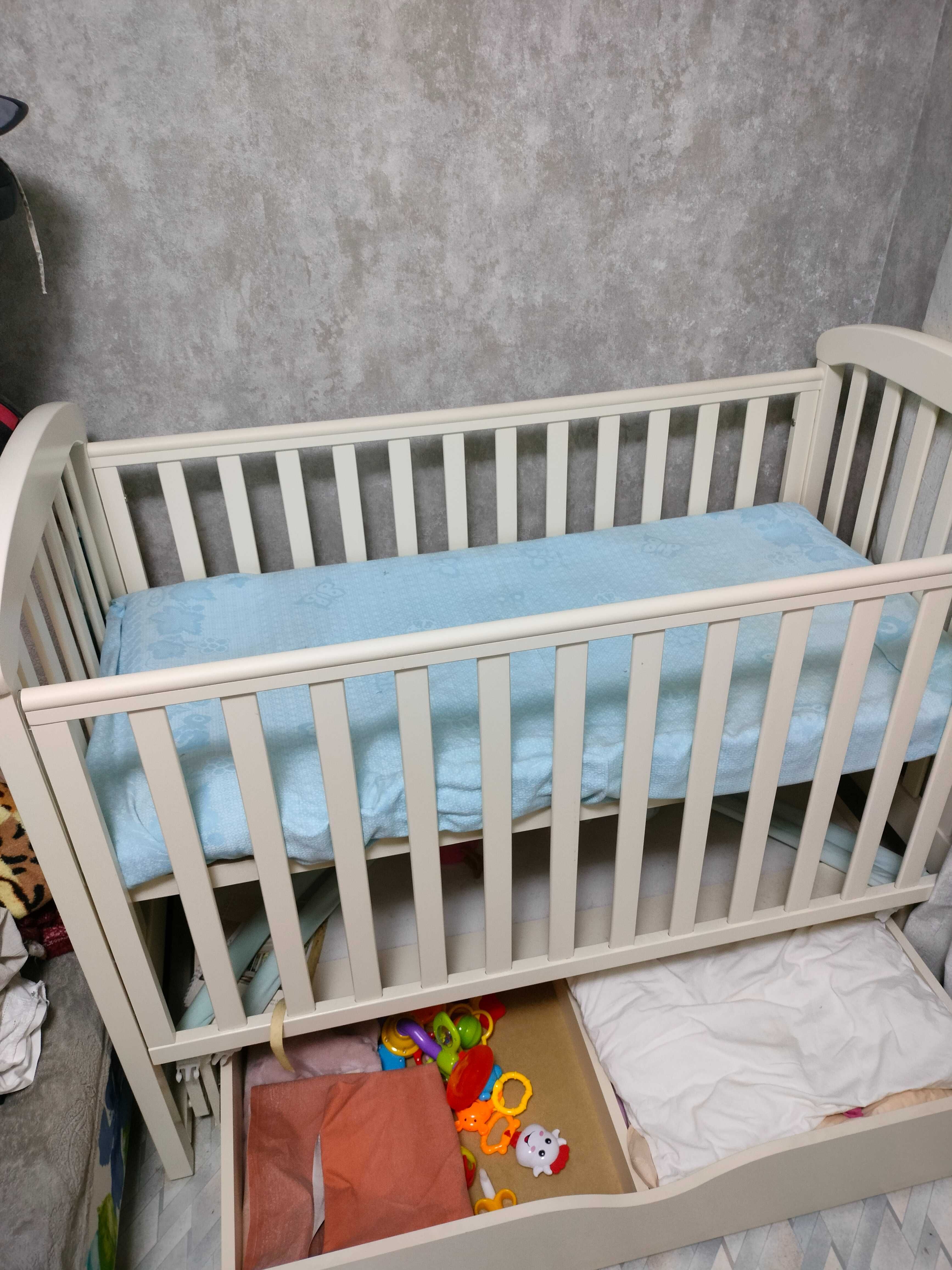 Дитяче ліжечко для новонародженних