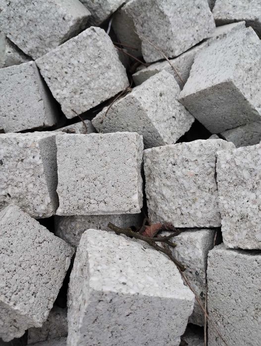 Kostka łupana brukowa Obrzeża
