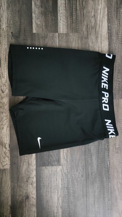 nowe krótkie legginsy NIKE PRO dri-fit