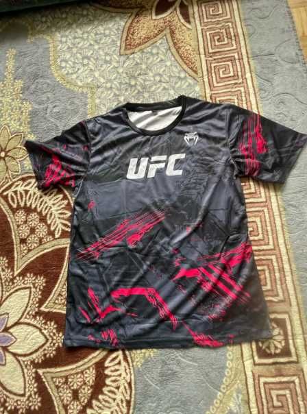 T-Shirt UFC x Venum no plástico ainda