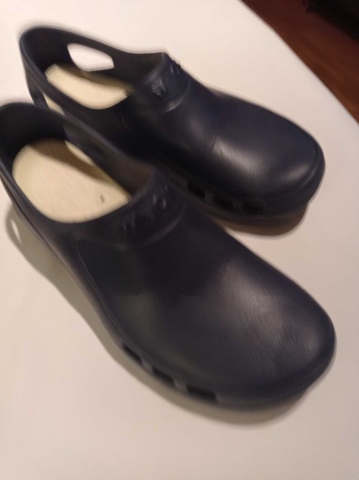 Sapatos WOCK tamanho 42