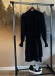 czarna sukienka marki Stone Skirts rozmiar M/L wiskoza 100% Nowa