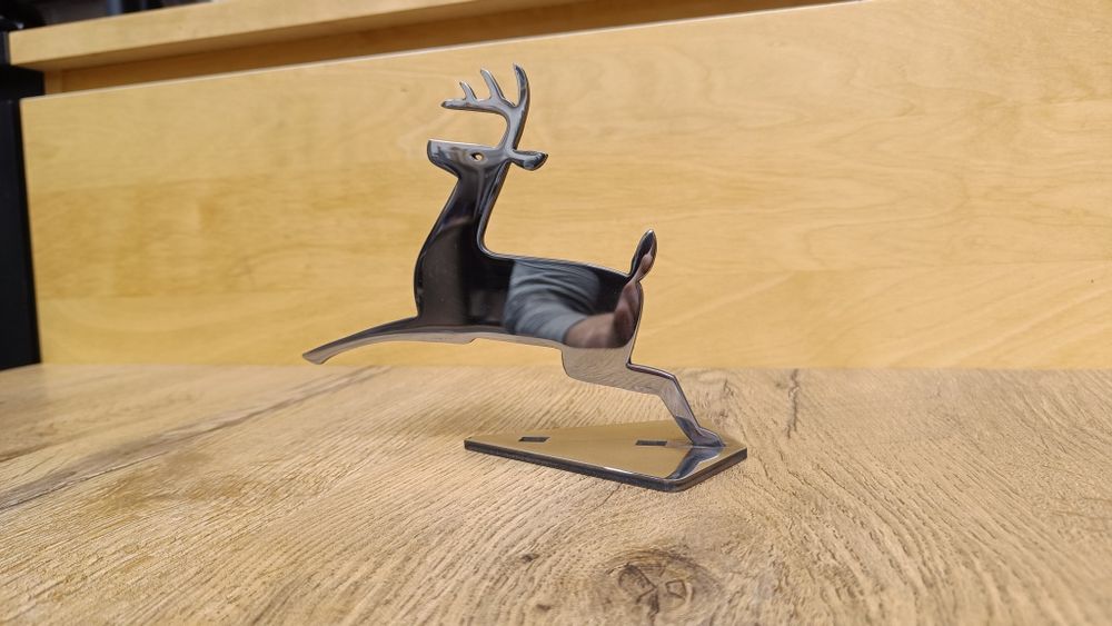 Polerowany Jelonek na maskę John Deere emblemat logo znaczek stal inox