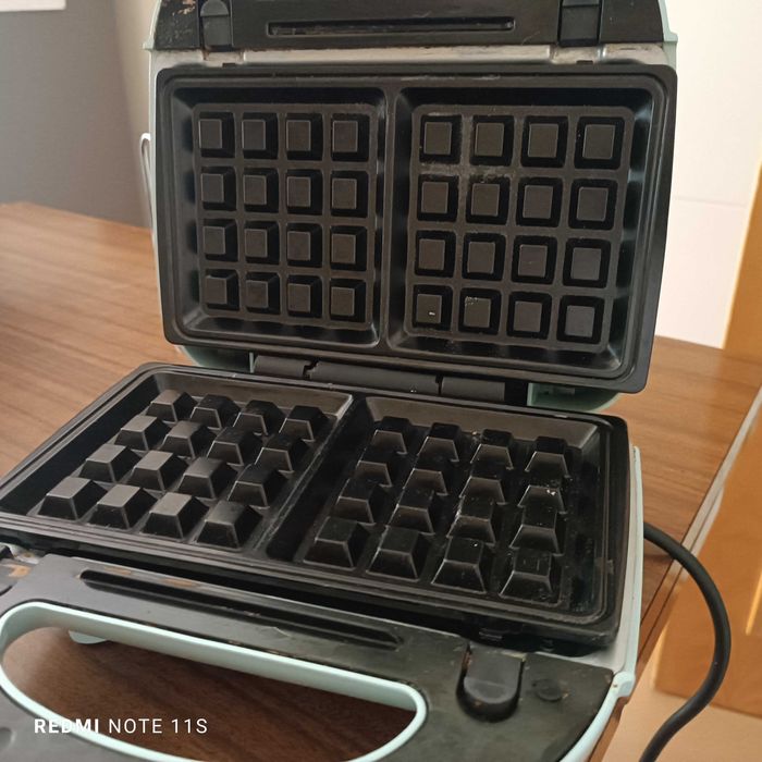 Gofreira- Piastra Per Waffel