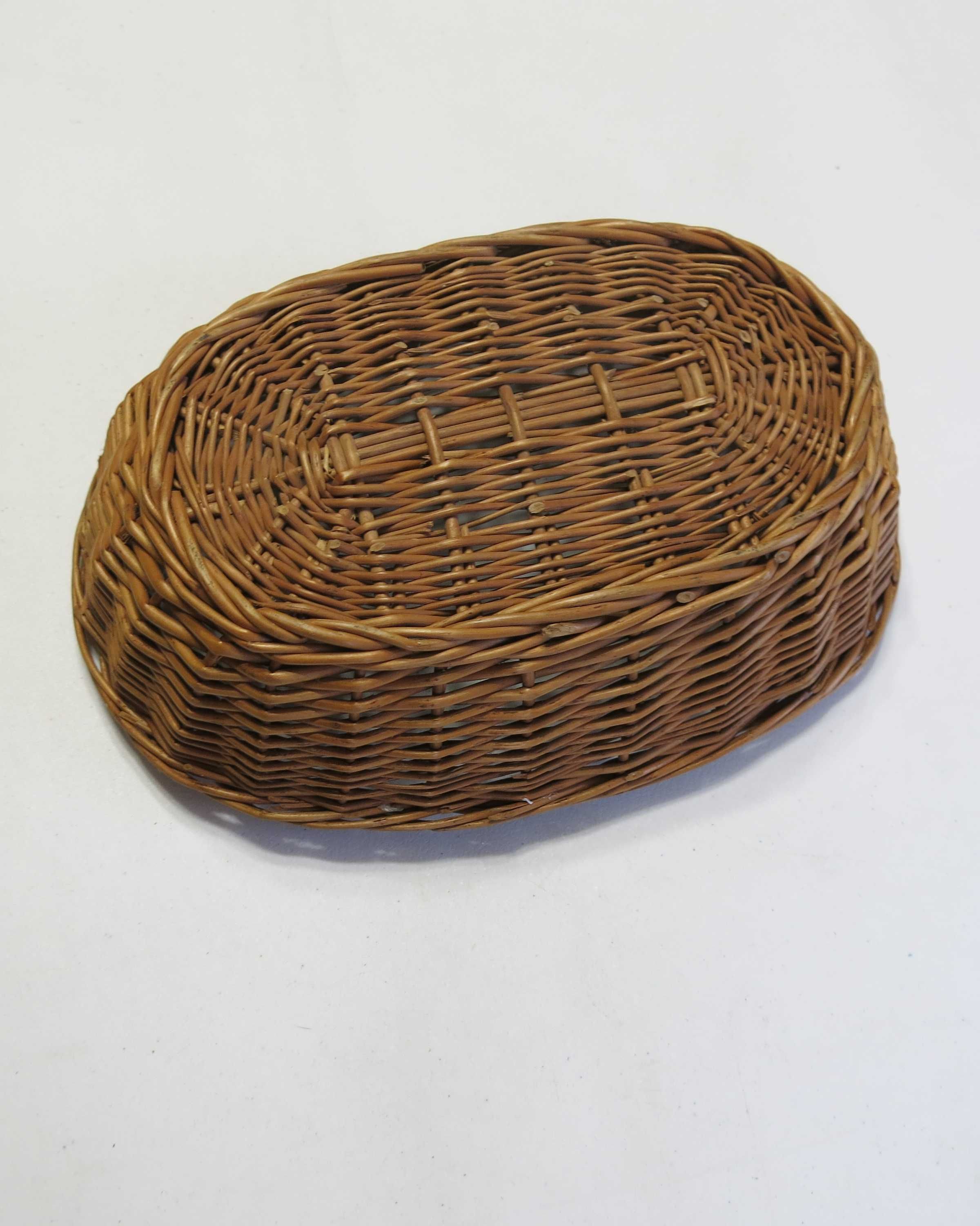Koszyk na chleb, wiklinowy, owalny, 30x22x7 cm, używany