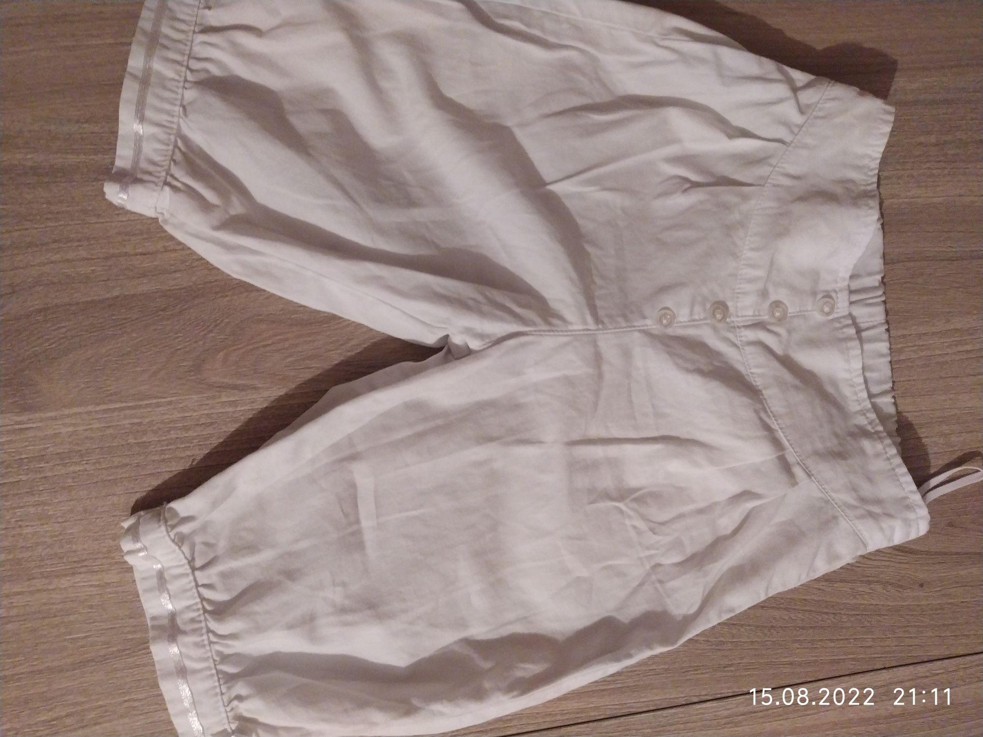 Spodnie białe, eleganckie  na chrzest lub inną uroczystość rozmiar 74
