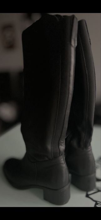 Кожані сапоги жіночі