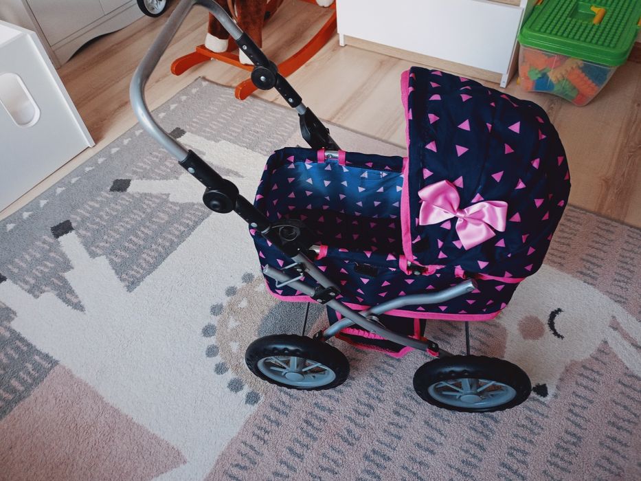 Wózek dla lalek.