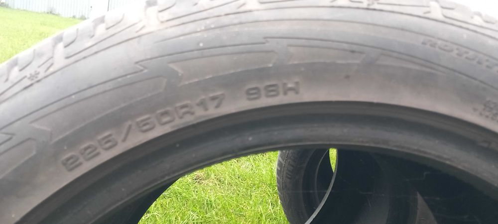 Opony zimowe Goodyear 225/50 R 17  7 mm