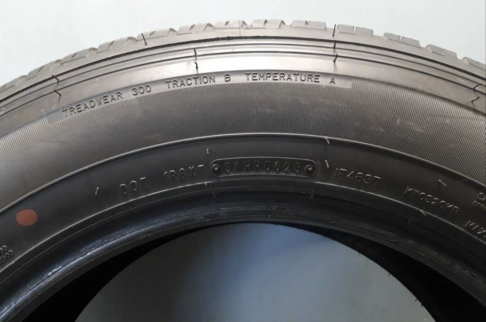 Шини 265/60 R18 Dunlop резина майже нова