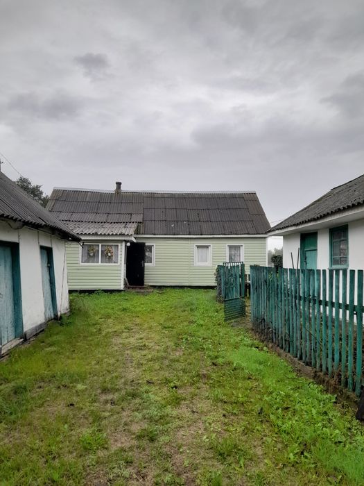 Продам хату в с. Стрієва