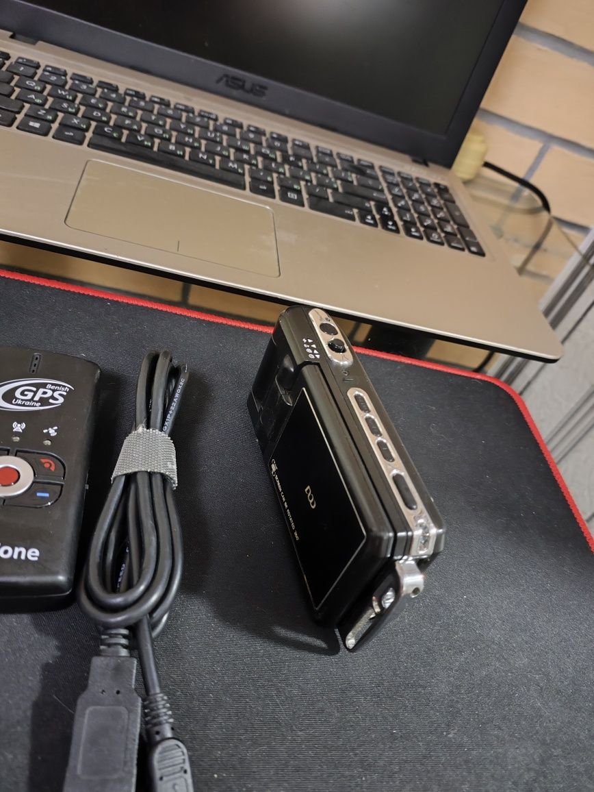 Авто видеорегистратор DOD F900. + GPS трекер Benifone.
