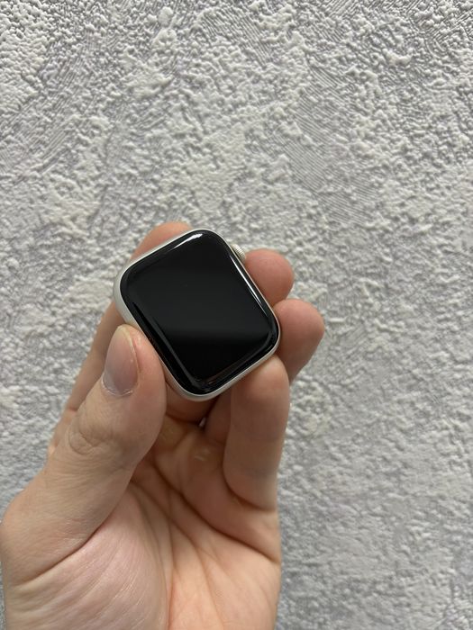 Apple Watch Series 7 45 mm Starlight