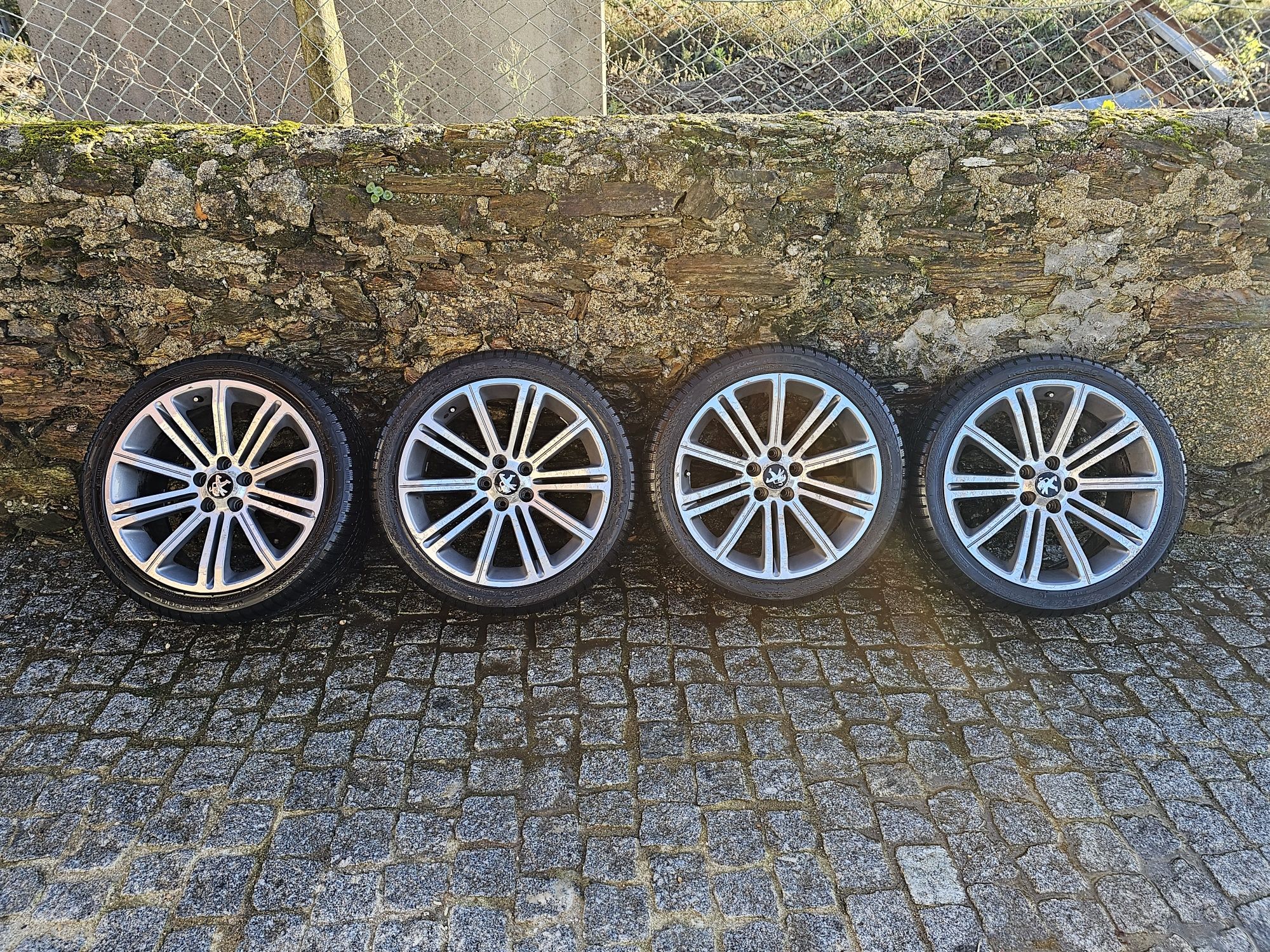 Jantes 18 5×108 Peugeot Volvo Ford Jaguar Land Rover com pneus 235/40R