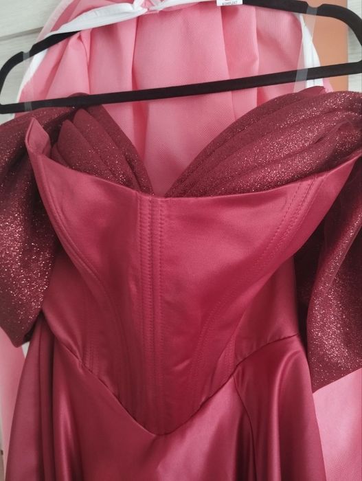 Плаття бордове на випускний