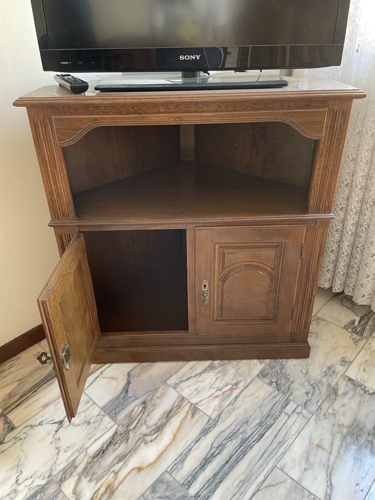 Movel de TV clássico