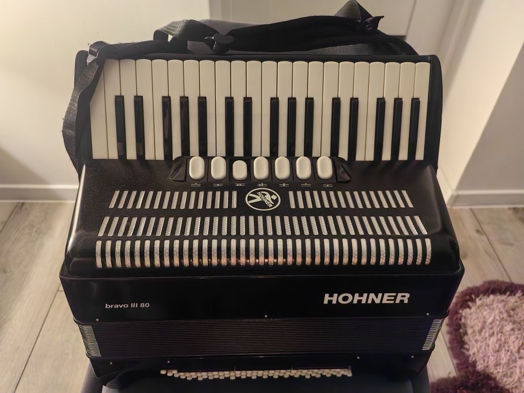 Akordeon Hohner BRAVO III 80