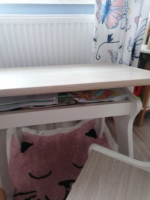 Stolik otwierany i krzesełko z szufladą