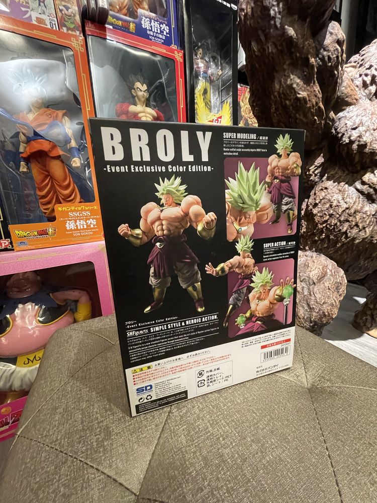 Sh Figuarts Broly e Goku Black e Goku Special Jump 50th